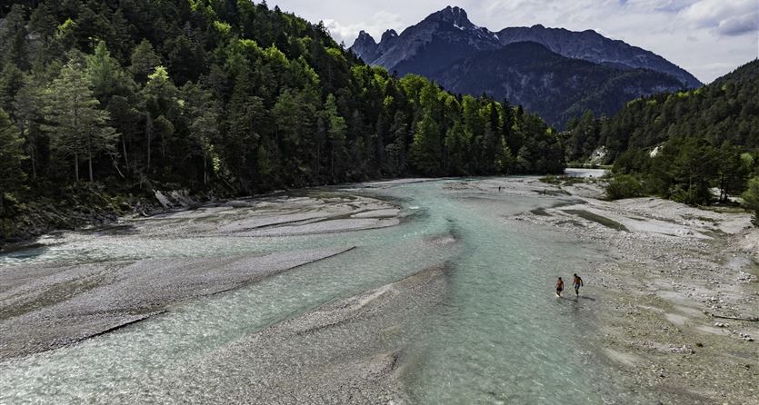 Abkühlung an Isar bei Scharnitz