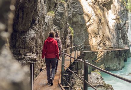 Leutascher Geisterklamm - Wasserfallsteig (2).jpg